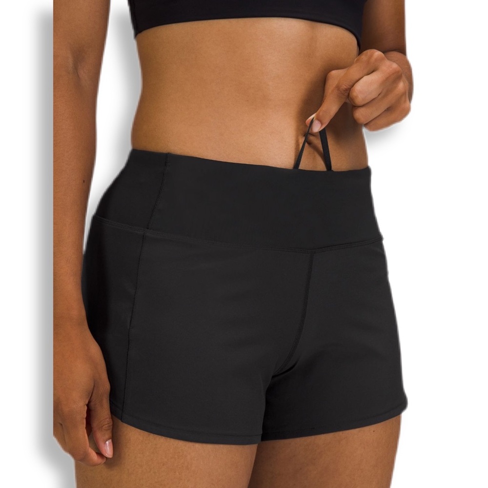 LULULEMON, Speed up, Mid- rise Lined Shorts